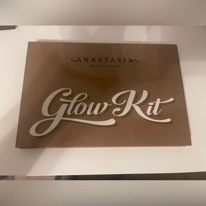 Anastasia, Beverly Hills highlight palette